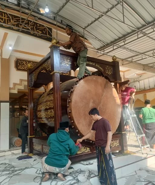 Pengrajin Bedug Masjid Cirebon